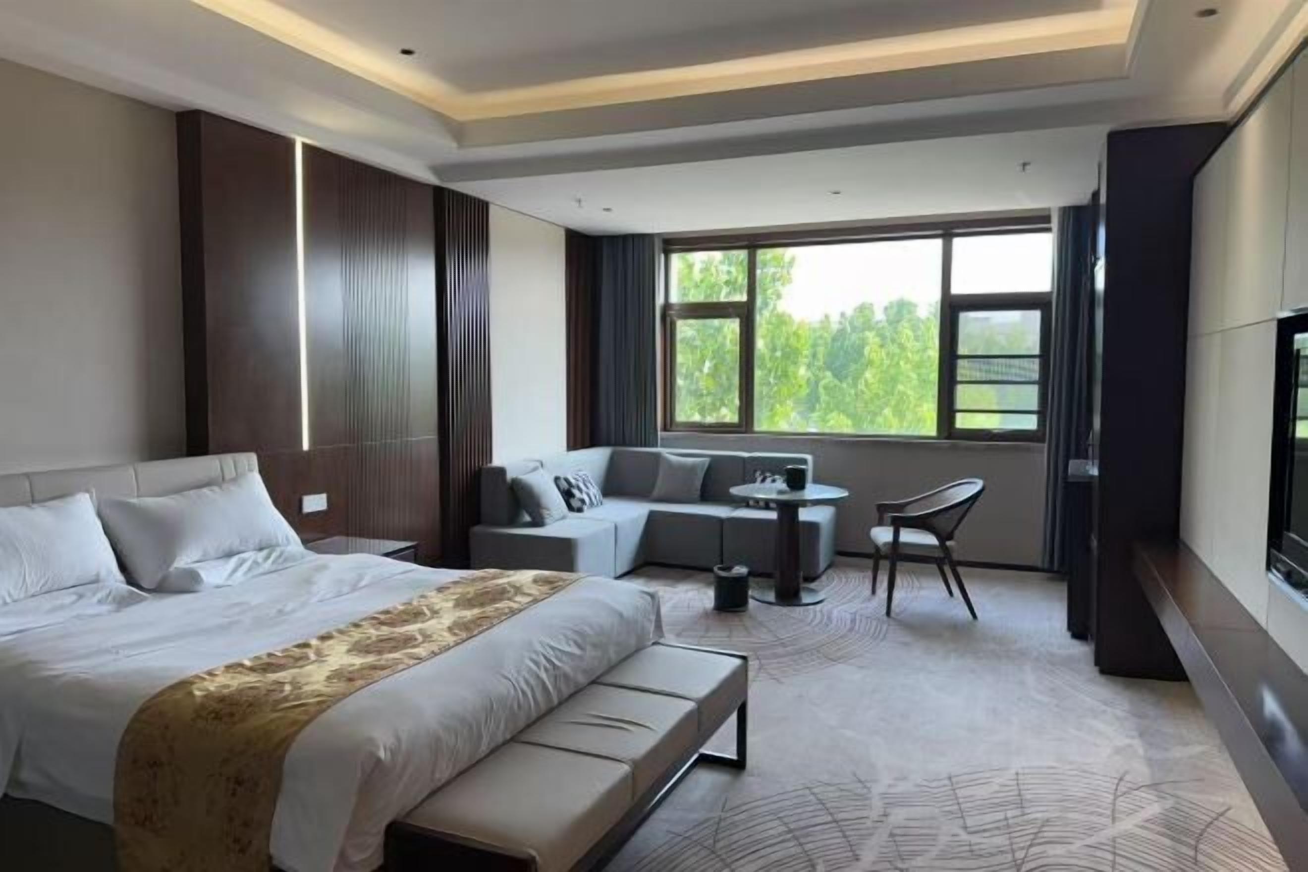 迷你吧、客房内保险箱、熨斗/熨衣板、婴儿床