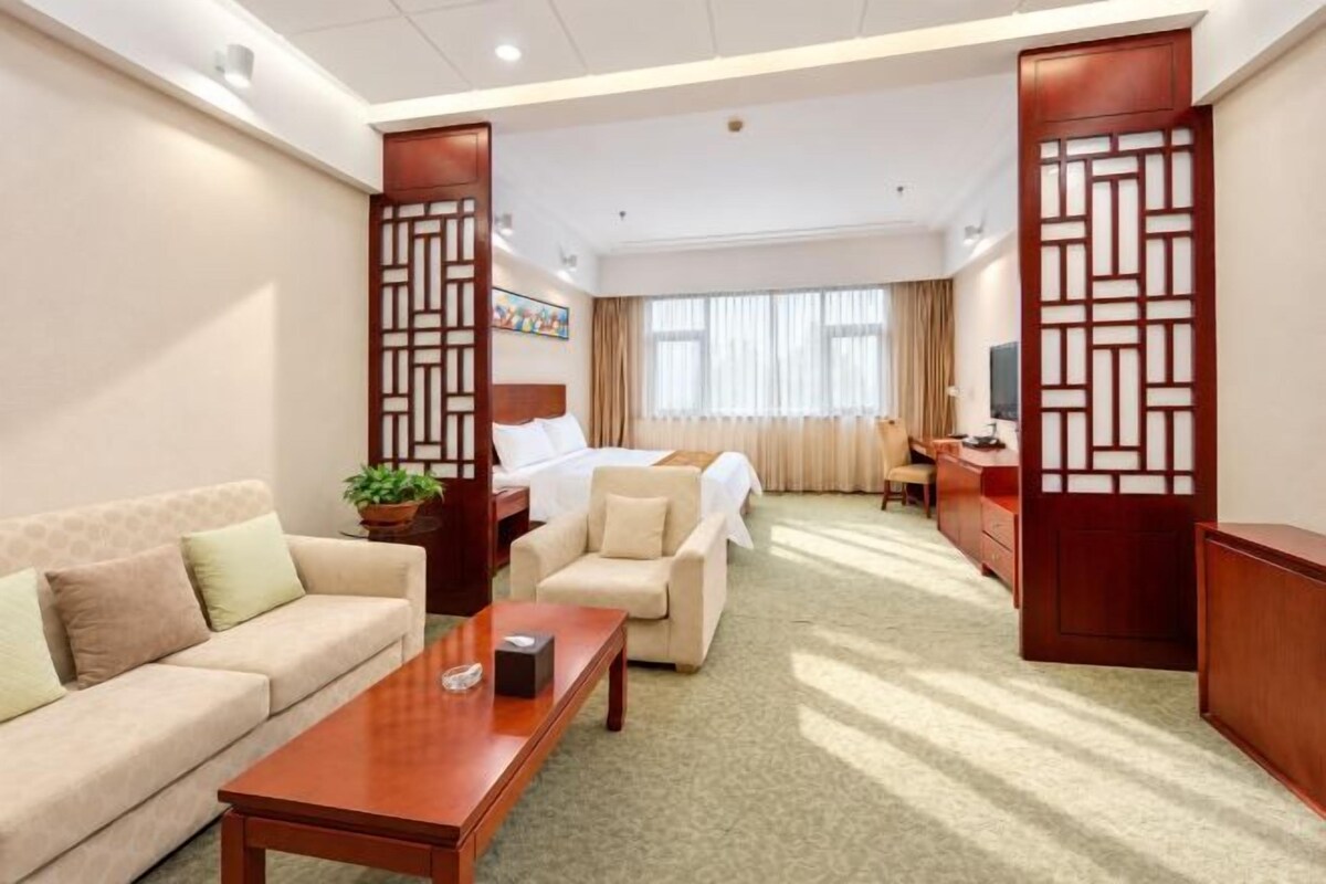 Minibar, in-room safe, iron/ironing board, cribs/infant beds