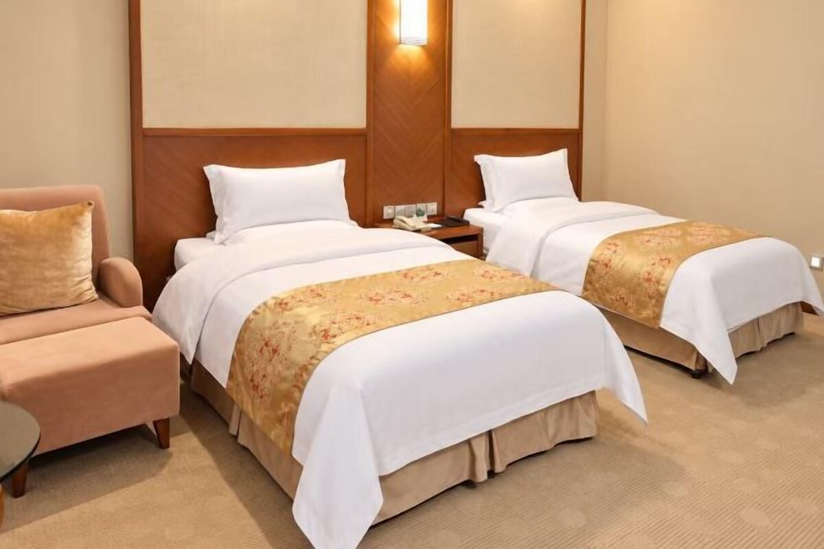 Minibar, in-room safe, iron/ironing board, cribs/infant beds