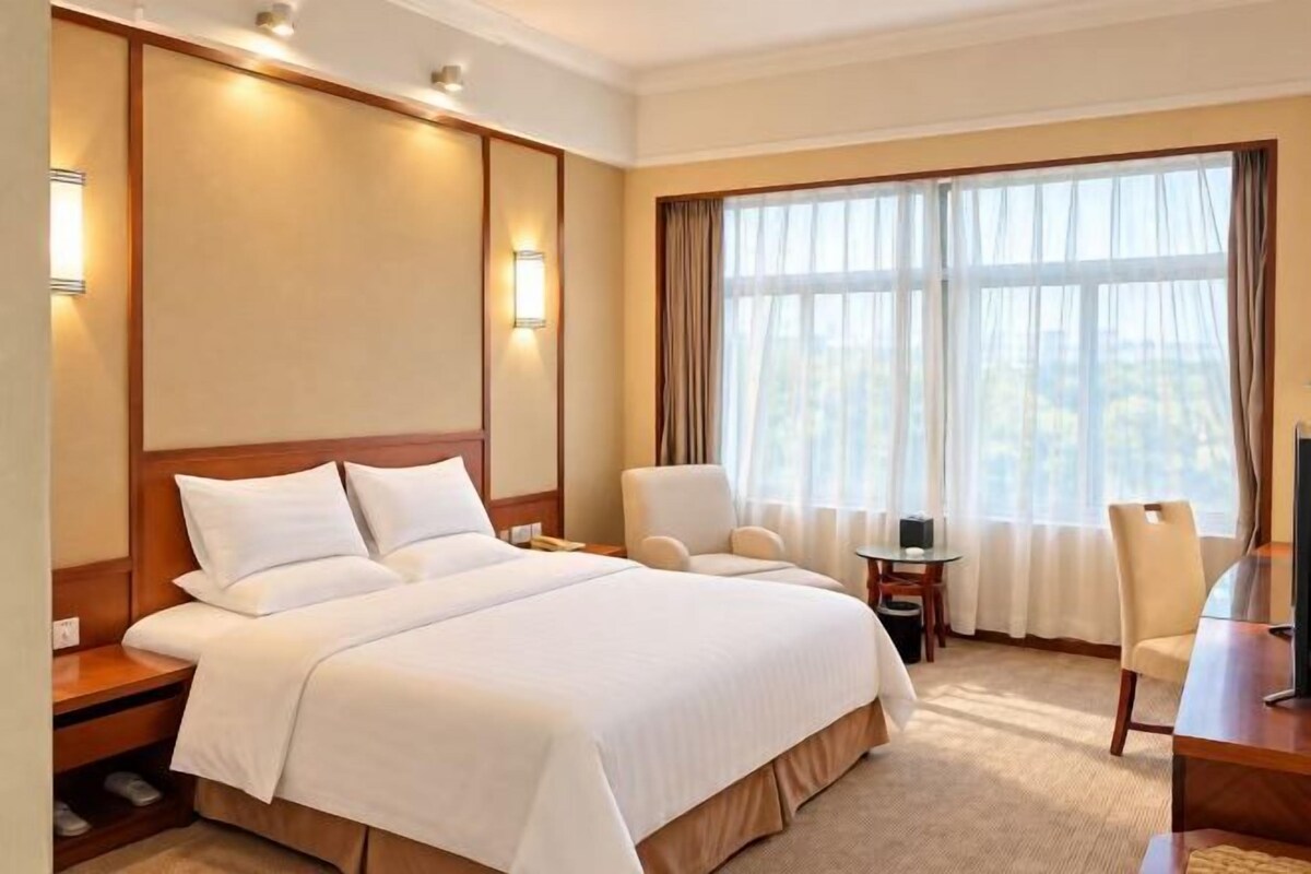 Minibar, in-room safe, iron/ironing board, cribs/infant beds