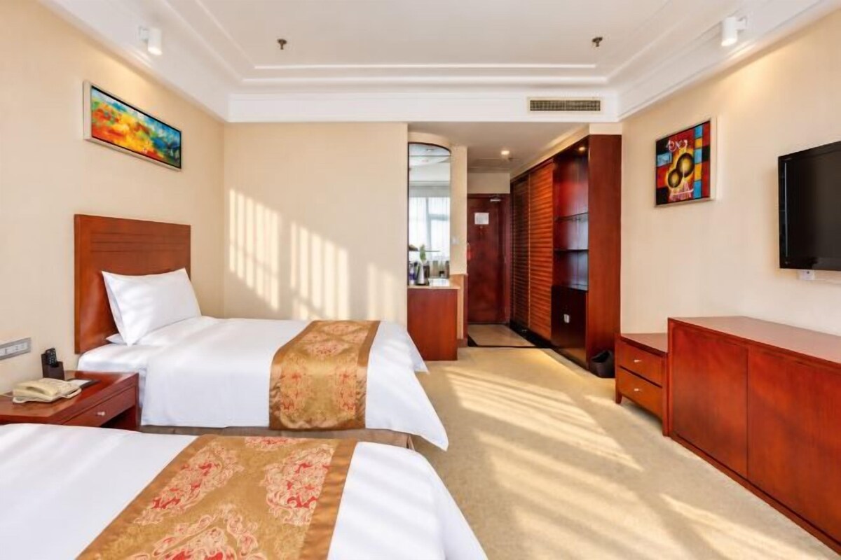 Minibar, in-room safe, iron/ironing board, cribs/infant beds