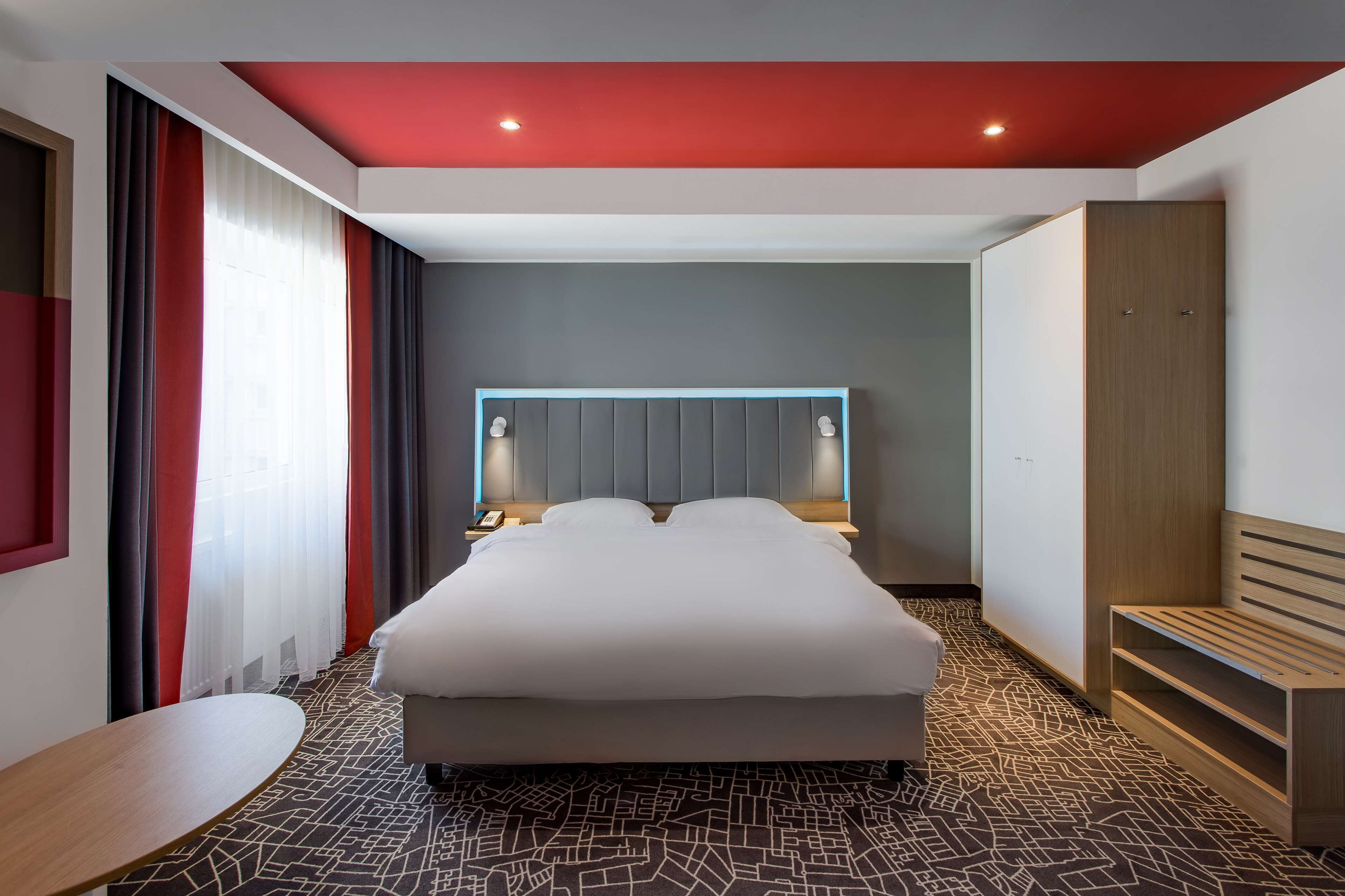 Hypo-allergenic bedding, in-room safe, desk, laptop workspace