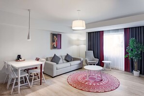 Lejlighed - 1 soveværelse | Allergivenligt sengetøj, pengeskab på værelset, skrivebord