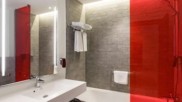 Apartment, 2 Bedrooms | Bathroom