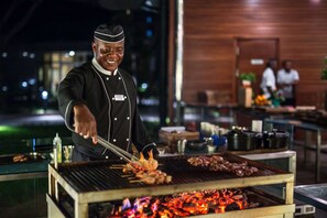2 Restaurants; Frühstück, Mittagessen und Abendessen werden serviert
