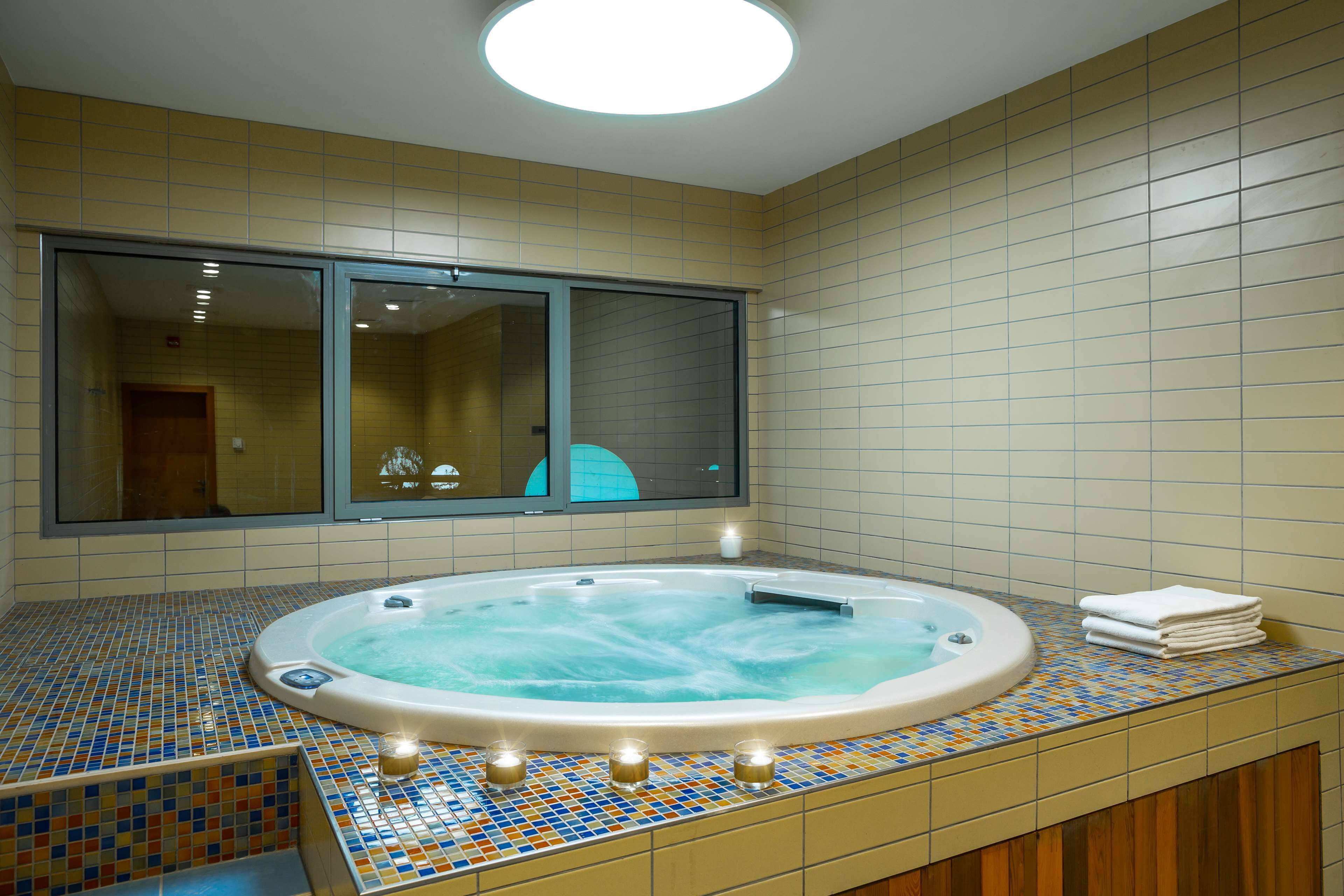 Parihoitohuone(ita), turkkilainen sauna, vartalohoitoja