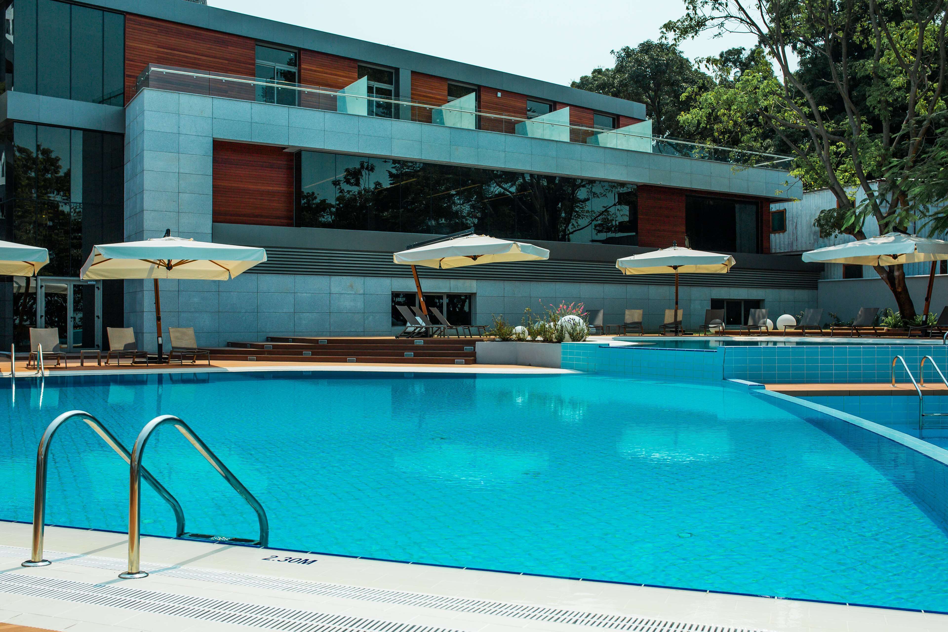 Outdoor pool, pool loungers