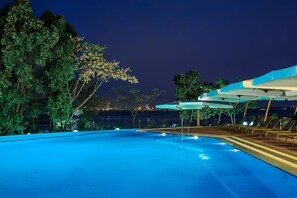 Outdoor pool, sun loungers