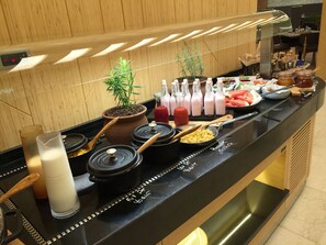 Desayuno buffet (con cargo) 