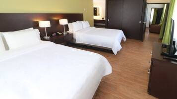 Suite, 2 habitaciones, cocina | 1 habitación, caja de seguridad en la habitación y escritorio