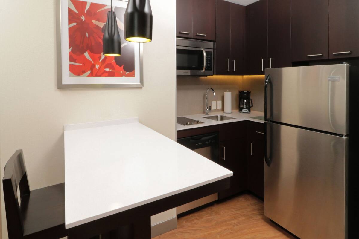 1 bedroom, in-room safe, desk, laptop workspace