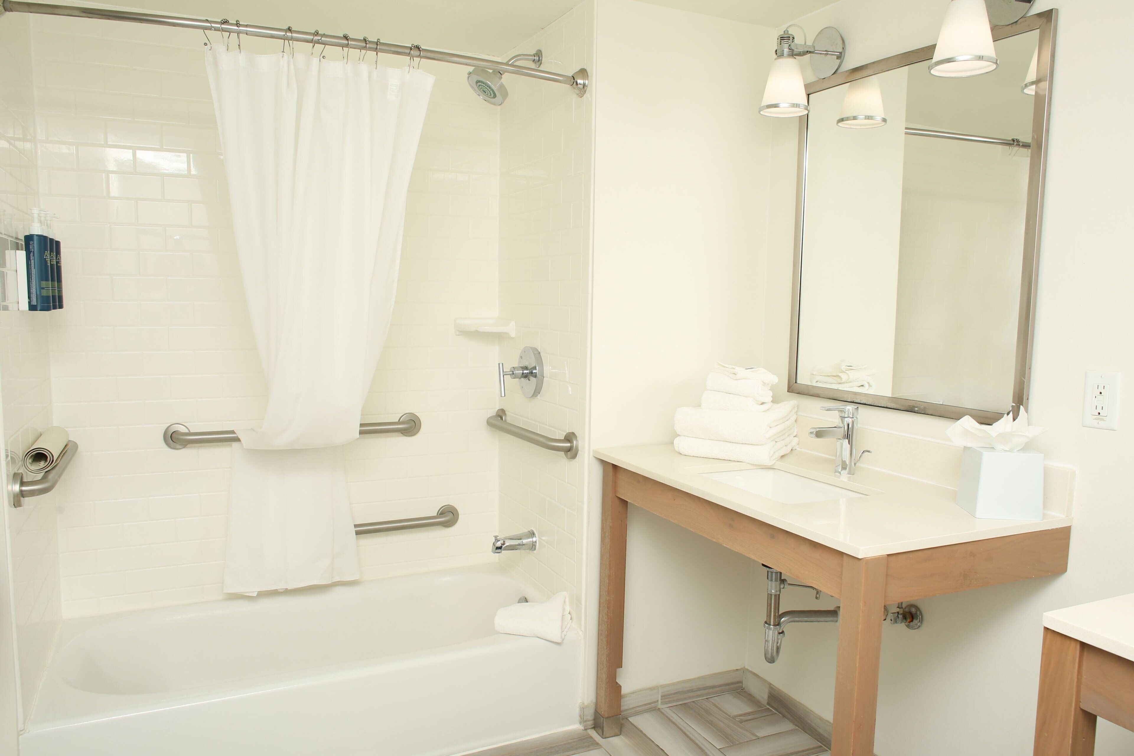 suite, 1 bedroom | premium bedding, in-room safe, desk, laptop workspace