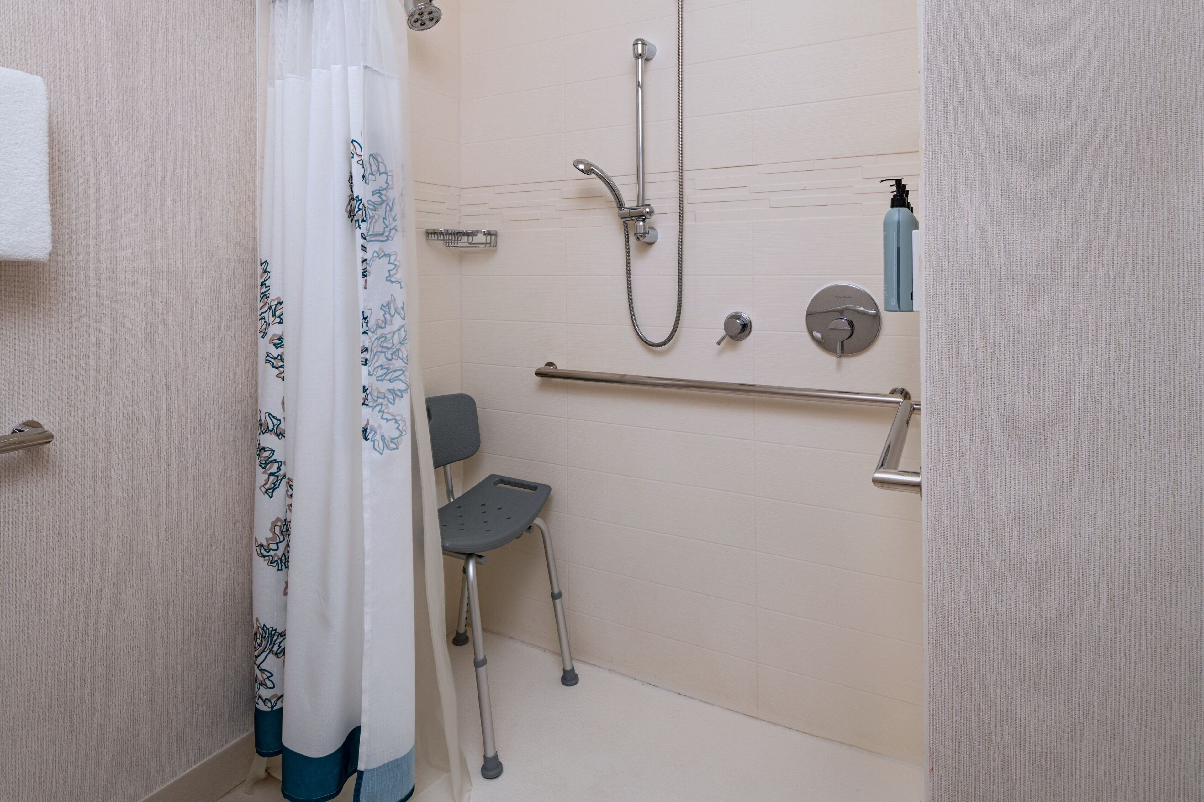 suite, 2 bedrooms | bathroom | free toiletries, hair dryer, towels