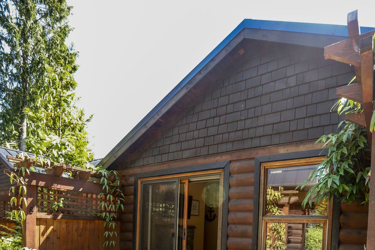 Studio, 1 King Bed, Garden View | Terrace/patio