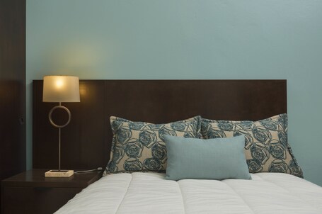 Decanter Hotel - Image 38