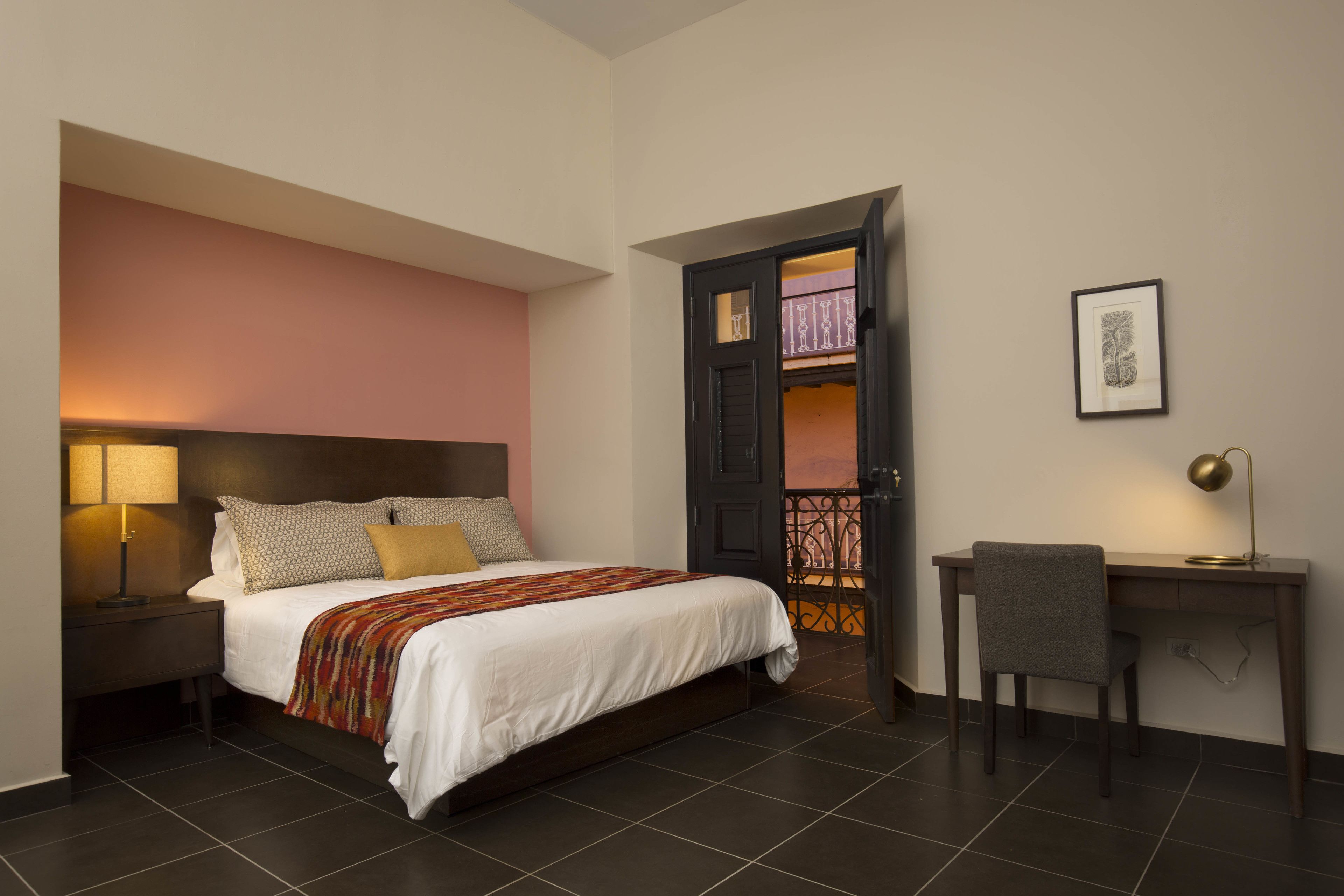 Photo - Decanter Hotel