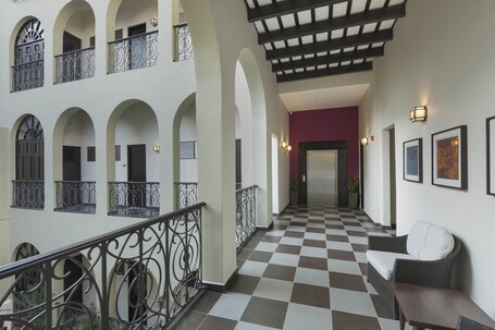 Decanter Hotel - Image 26