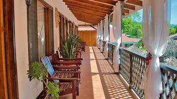 Chambre Familiale | Terrasse/Patio