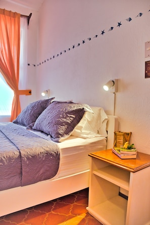 Family Apartment | In-room safe, individually decorated, individually furnished, bed sheets