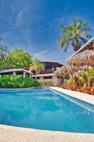 Exterior. Samara Pacific Lodge