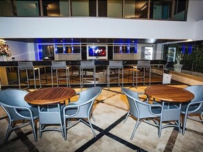 Poolside bar - March Hotel Pattaya (Pattaya)