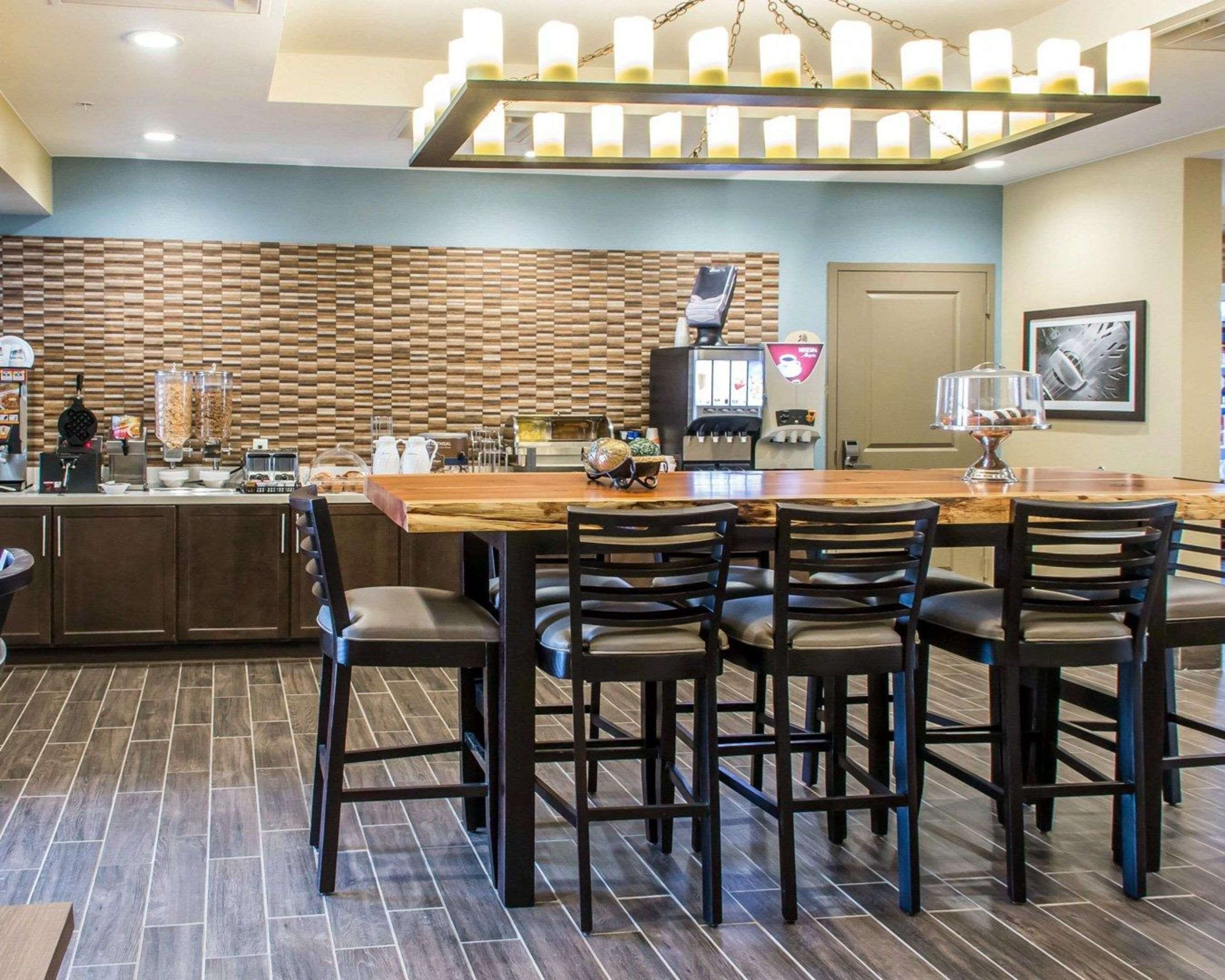 free daily continental breakfast