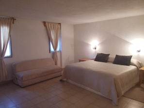 Standard Room, 1 King Bed | Iron/ironing board, free WiFi