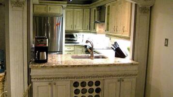 Condo, 1 Bedroom | Private kitchen | Fridge, microwave, coffee/tea maker