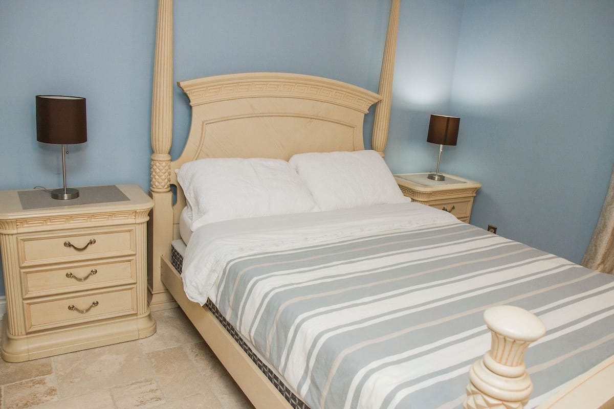Deluxe Room | 1 bedroom, desk, WiFi (free)