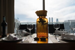 Duplex Apartment | 1 間睡房、高級寢具、記憶棉床墊、房內夾萬