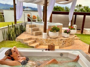 Outdoor spa tub