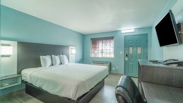 1 bedroom, desk, free WiFi, bed sheets