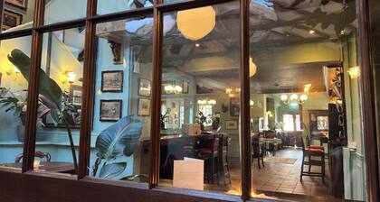 The Royal Oak Hotel and Restaurant