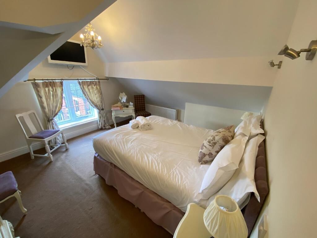 1 bedroom, iron/ironing board, cots/infant beds, bed sheets