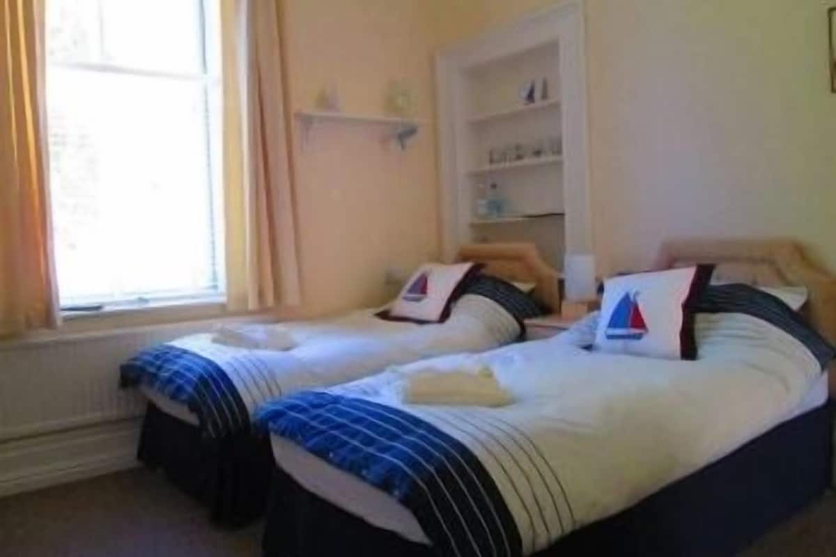 Standard Twin Room, Ground Floor