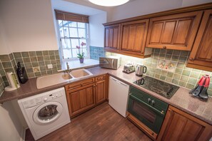 Appartement Luxe, 2 chambres | Vue sur la cour