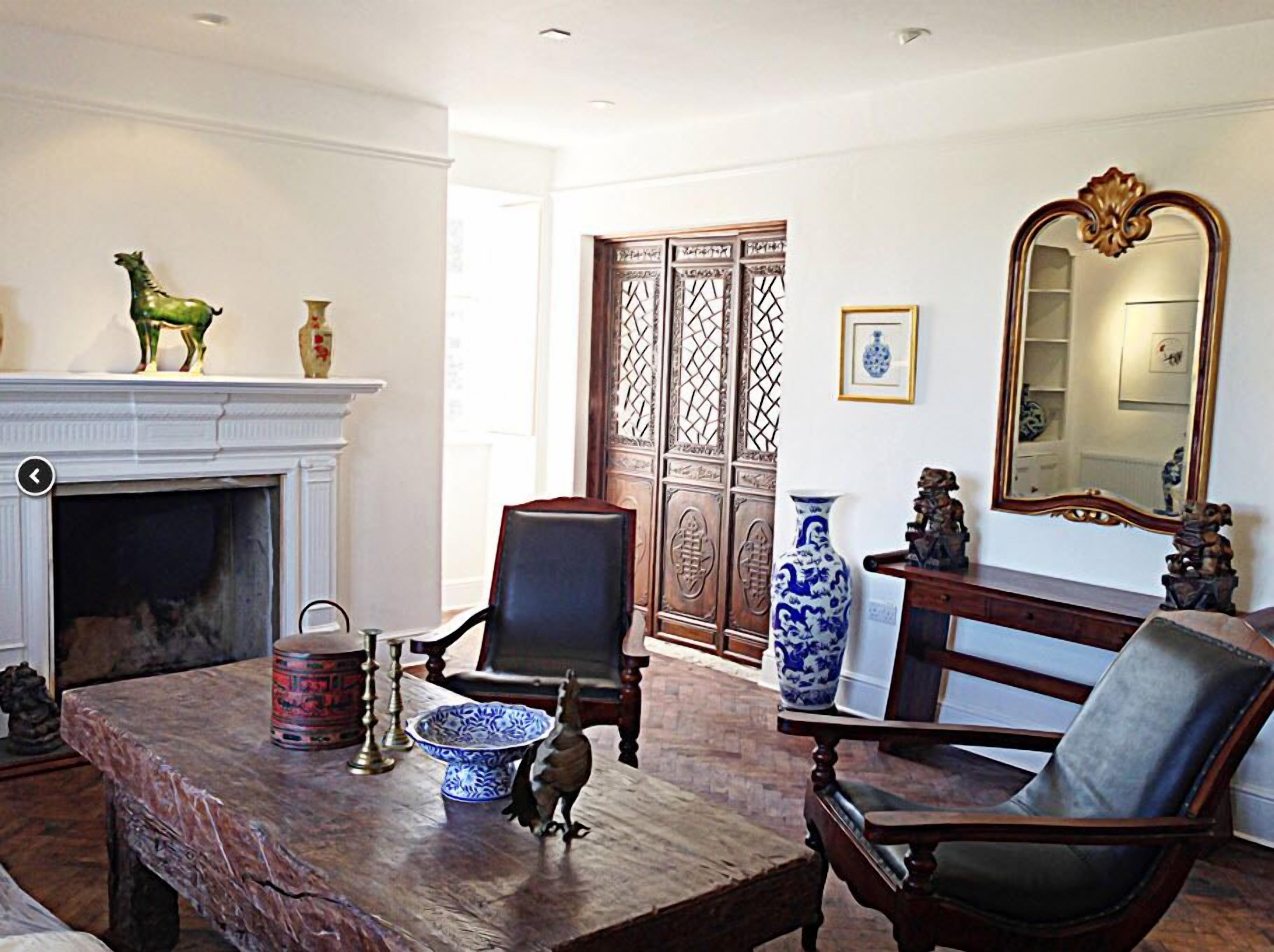 Ylelliset vuodevaatteet, silitysrauta/-lauta