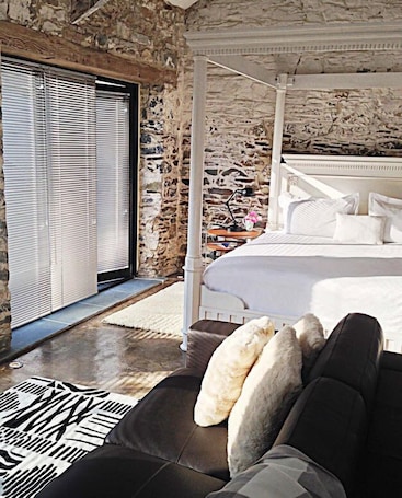 Ropa de cama de alta calidad y tabla de planchar con plancha