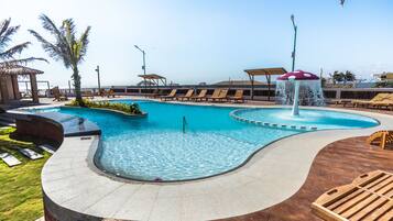 2 piscinas al aire libre, sillones reclinables de piscina