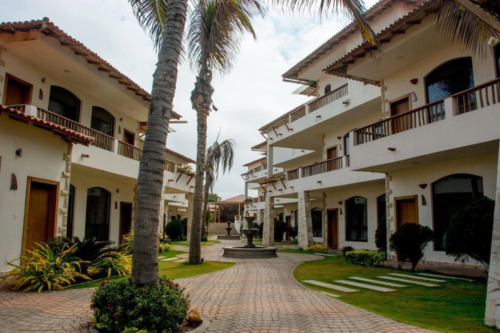 Playa Paraíso Gastronomía & Lodge image
