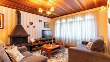 TV LCD 32 polegadas com canais via satélite, TV