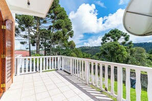 Habitación triple | Vistas del balcón