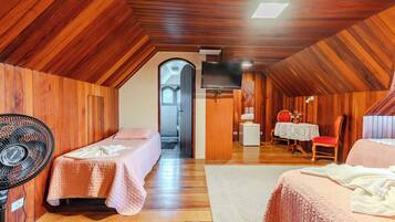 Minibar, cortinas blackout, cunas gratuitas y wifi gratis