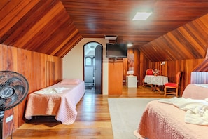 Quadruple Room | Minibar, blackout drapes, free cribs/infant beds, free WiFi