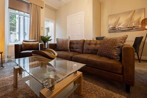 Superior Apartment, Ensuite (One Bedroom 160) | Lounge - Carmel Apartments Residence (Falkirk)