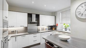 Apartamento, baño privado (Two Bedrooms 164) | Cocina compartida