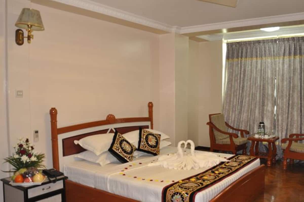 Standard Room | Minibar, in-room safe, desk, free WiFi