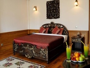 Junior Suite | Bar mini, peti besi dalam bilik, meja, Wi-fi percuma 