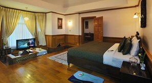 Minibar, in-room safe, desk, free WiFi - Royal Reward Resort (Pyin Oo Lwin)