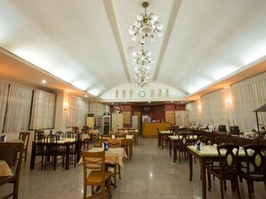 供應早餐，當地料理